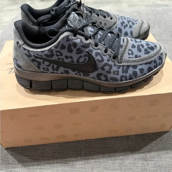 Nike Women’s leopard Free Run 5.0 - Picture 4 of 7